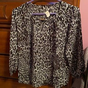 New never worn shirt. ladies small